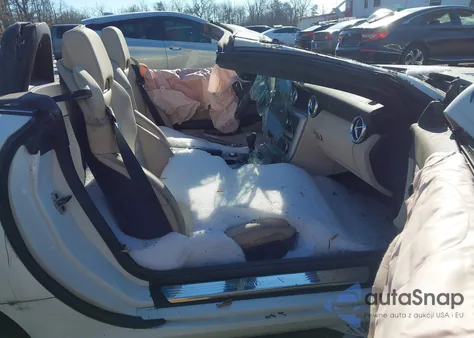 2012 Mercedes-Benz Slk 250 z USA, uszkodzony, nr VIN WDDPK4HA1CF044089